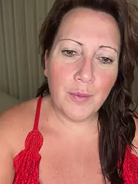 xsexycurvymilf online show from December 9, 1:45 pm