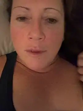 xsexycurvymilf online show from December 18, 6:32 am