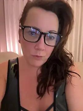 xsexycurvymilf online show from January 16, 7:10 pm