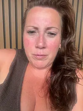 Snapshot of xsexycurvymilf chatting on July 13, 7:05 pm xsexycurvymilf online show from July 13, 7:05 pm
