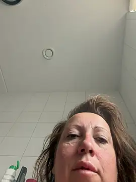 Snapshot of xsexycurvymilf chatting on July 18, 7:34 am xsexycurvymilf online show from July 18, 7:34 am