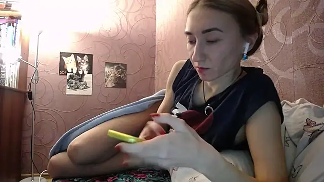 Snapshot of Fire__Foxx chatting on December 3, 10:50 am Fire Foxx online show from December 3, 10:50 am