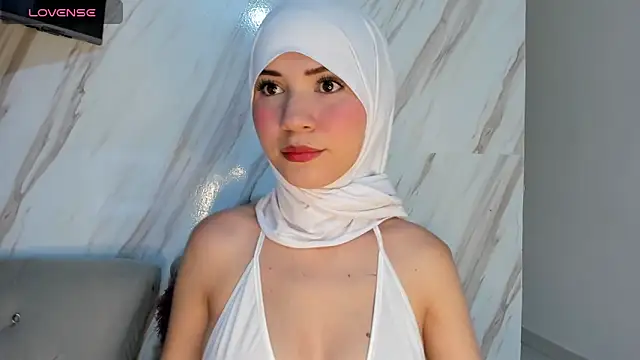 Snapshot of hanaa_18 chatting on February 14, 10:34 am hanaa 18 online show from February 14, 10:34 am