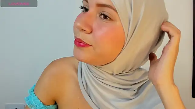 Snapshot of hanaa_18 chatting on February 20, 8:16 am hanaa 18 online show from February 20, 8:16 am