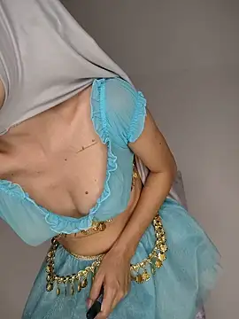 Snapshot of hanaa_18 chatting on February 24, 7:45 pm hanaa 18 online show from February 24, 7:45 pm