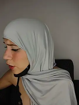 Snapshot of hanaa_18 chatting on February 25, 7:23 pm hanaa 18 online show from February 25, 7:23 pm