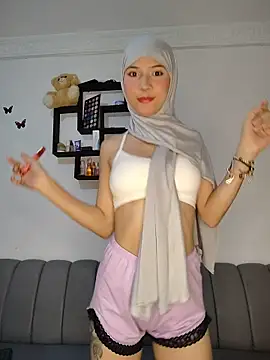 Snapshot of hanaa_18 chatting on March 21, 12:04 am hanaa 18 online show from March 21, 12:04 am