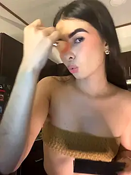 Snapshot of Coralinee_01 chatting on November 25, 12:32 am Coralinee 01 online show from November 25, 12:32 am