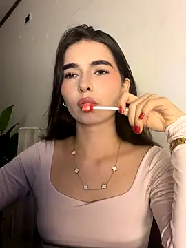 Snapshot of Coralinee_01 chatting on January 9, 12:13 am Coralinee 01 online show from January 9, 12:13 am