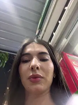 Coralinee 01 online show from February 23, 11:35 pm