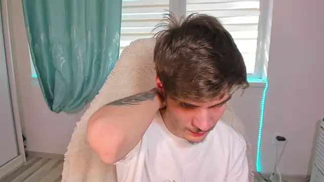 Snapshot of YoungD2003 chatting on January 27, 10:06 am YoungD2003 online show from January 27, 10:06 am