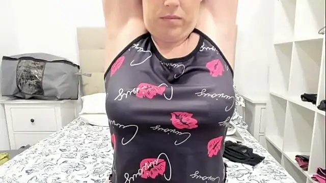 emmita69  online show from November 17, 10:37 pm