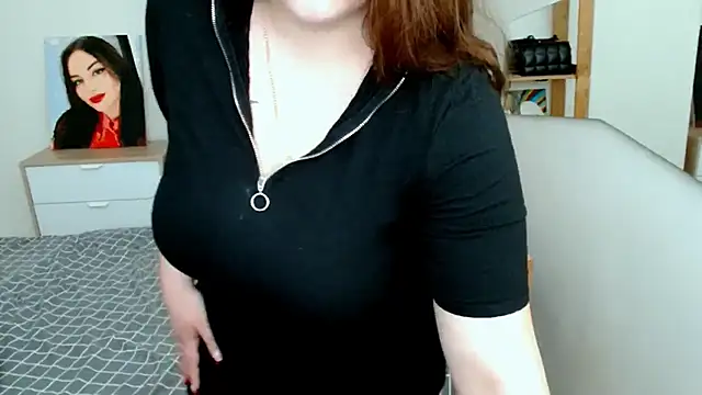 Snapshot of leila_beayte_ chatting on October 28, 5:37 pm leila beayte online show from October 28, 5:37 pm