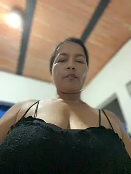 Snapshot of Jlo_69 chatting on April 7, 1:39 am Jlo 69 online show from April 7, 1:39 am