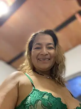 Snapshot of Jlo_69 chatting on April 23, 1:51 am Jlo 69 online show from April 23, 1:51 am