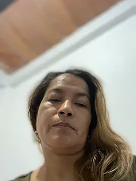 Snapshot of Jlo_69 chatting on May 13, 1:47 am Jlo 69 online show from May 13, 1:47 am