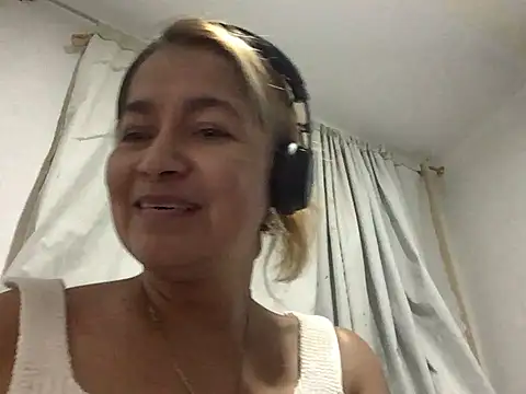 Snapshot of Jlo_69 chatting on June 20, 3:53 am Jlo 69 online show from June 20, 3:53 am