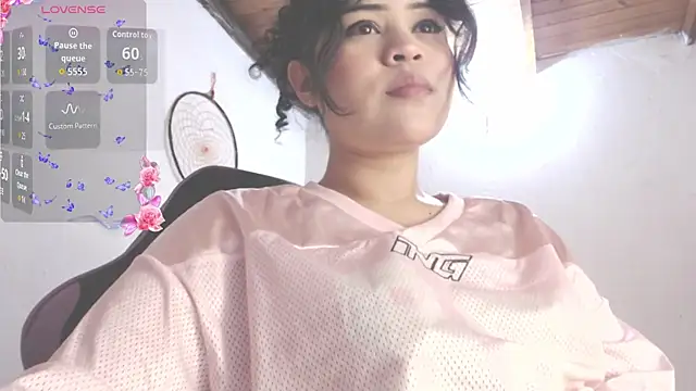 Amara18  online show from November 10, 4:28 pm