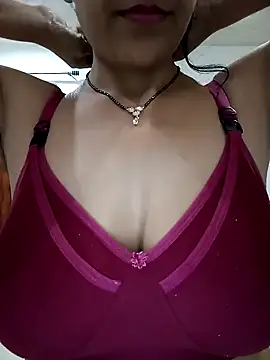 Snapshot of Hot-Shivani chatting on December 17, 4:12 am Hot-Shivani online show from December 17, 4:12 am