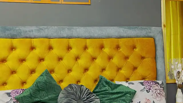 HaileyMoonn online show from February 5, 7:50 am