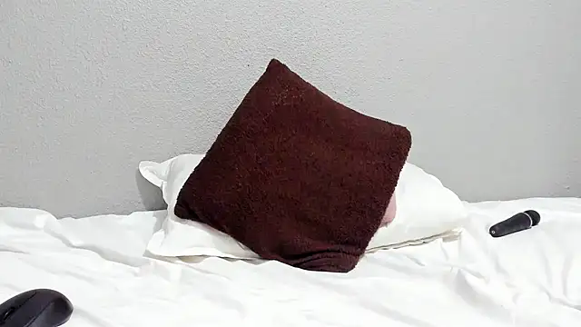 cutelipsxo online show from February 10, 11:13 pm