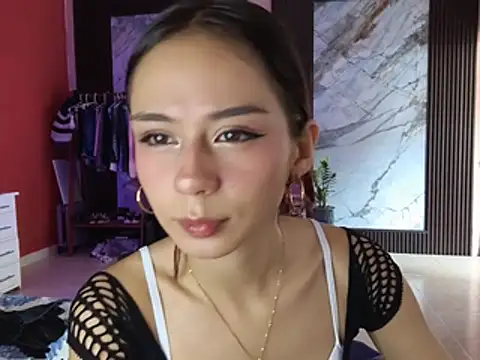 cute roxana  online show from July 29, 4:05 pm