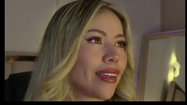 Snapshot of Ammy_Castro chatting on July 6, 10:01 pm Ammy Castro online show from July 6, 10:01 pm