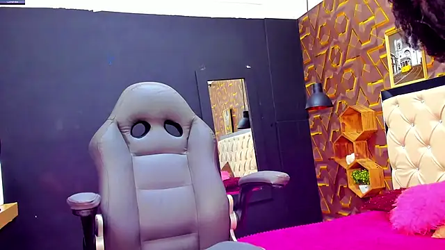 deyy madissonn online show from December 10, 7:54 pm