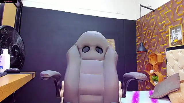 deyy madissonn online show from January 30, 9:36 pm