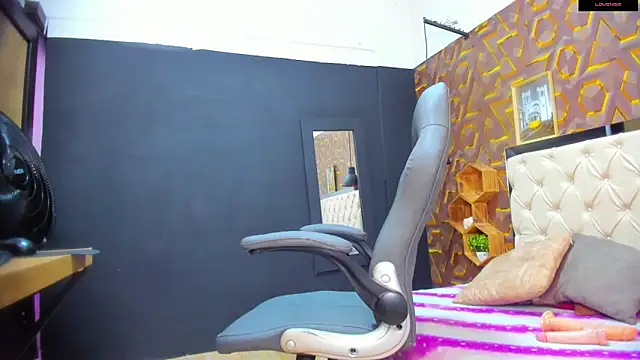 deyy madissonn online show from February 3, 8:35 pm