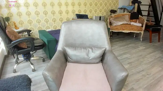 Snapshot of _angelina_class_7 chatting on October 21, 2:51 pm  angelina class 7 online show from October 21, 2:51 pm