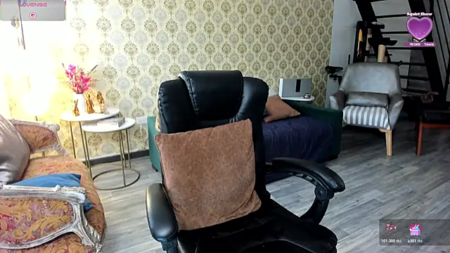 Snapshot of _angelina_class_7 chatting on March 10, 2:44 pm angelina class 7 online show from March 10, 2:44 pm