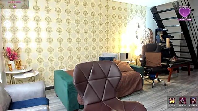 Snapshot of _angelina_class_7 chatting on March 19, 1:48 pm angelina class 7 online show from March 19, 1:48 pm