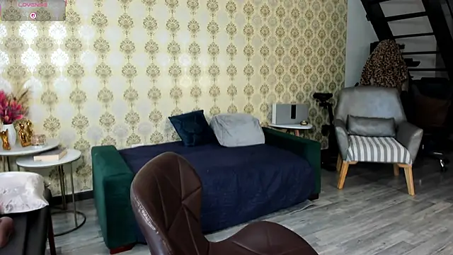 Snapshot of _angelina_class_7 chatting on March 27, 2:06 pm angelina class 7 online show from March 27, 2:06 pm