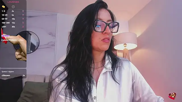 kira moon   online show from January 5, 2:06 am