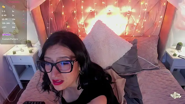 kira moon   online show from March 8, 8:25 pm