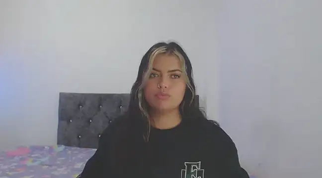 Snapshot of sweetkitty_16 chatting on February 26, 4:47 am sweetkitty 16 online show from February 26, 4:47 am