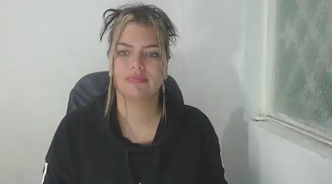 Snapshot of sweetkitty_16 chatting on March 7, 9:18 am sweetkitty 16 online show from March 7, 9:18 am