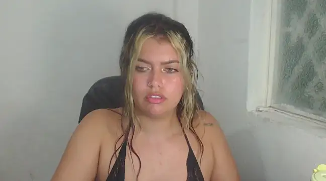 Snapshot of sweetkitty_16 chatting on March 20, 4:18 am sweetkitty 16 online show from March 20, 4:18 am
