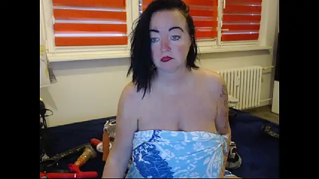 Alexie33 online show from October 8, 7:06 am