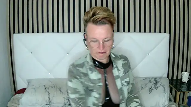xxNoeliaxx online show from December 18, 11:02 am