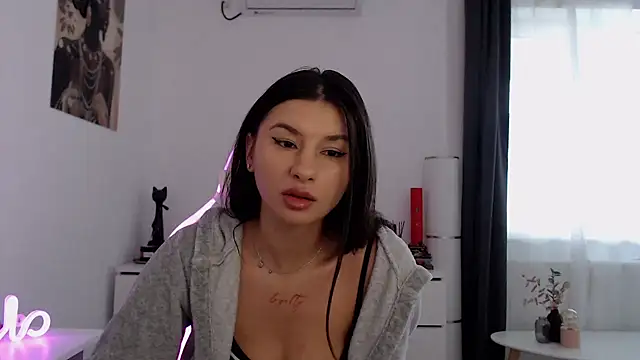 Snapshot of Simply_the_best chatting on October 8, 12:58 pm Simply the best online show from October 8, 12:58 pm