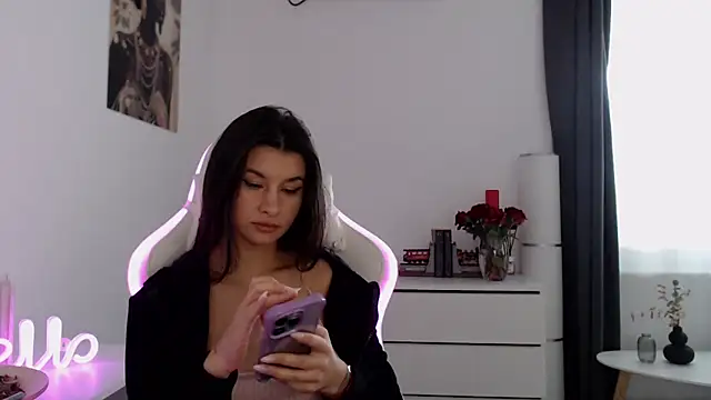 Snapshot of Simply_the_best chatting on October 15, 1:33 pm Simply the best online show from October 15, 1:33 pm