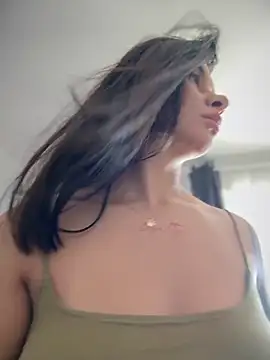 Snapshot of Simply_the_best chatting on October 30, 1:01 pm Simply the best online show from October 30, 1:01 pm