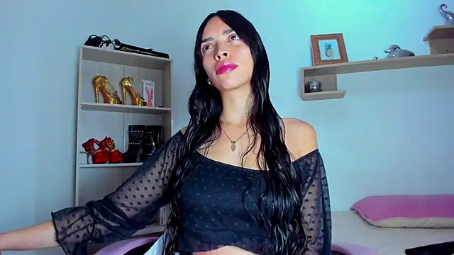 Snapshot of Dolce_Saeenz chatting on June 13, 11:52 am Dolce Saeenz online show from June 13, 11:52 am