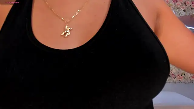 Snapshot of JessicaWilliams1 chatting on September 21, 9:22 am JessicaWilliams1 online show from September 21, 9:22 am