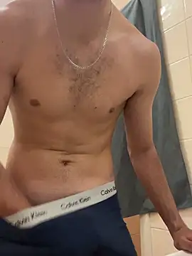 h0rnyguy001 online show from June 1, 3:30 am