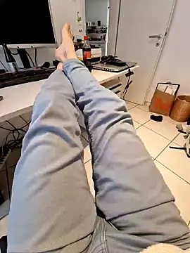 Snapshot of Lorent6969 chatting on January 28, 11:49 am Lorent6969 online show from January 28, 11:49 am