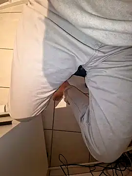 Snapshot of Lorent6969 chatting on February 1, 6:10 am Lorent6969 online show from February 1, 6:10 am