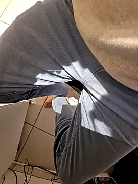 Snapshot of Lorent6969 chatting on February 3, 7:29 am Lorent6969 online show from February 3, 7:29 am